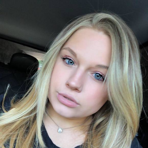 Meet your Posher, Erica - Picture 1 of 1